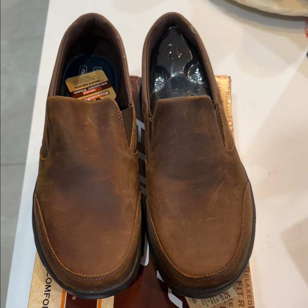 Sketchers Relaxed Fit Gel Infused Memory Foam Men's Brown Leather Slip-On Shoes